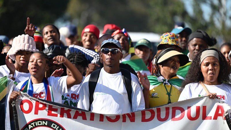 Cape Town's Protest Leaders Stand Their Ground as Extortion Gangs Move In